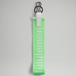 NWT Lululemon Athletica Never Lost Keychain in Scream Green Light/Vapor